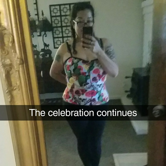 Meet your Posher, Jessica - Picture 2 of 2